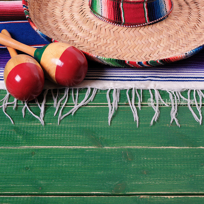 墨西哥cinco de mayo木头背景墨西哥宽边帽方形格式